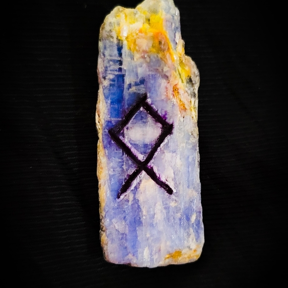 Kyanite Handmade Runestone Set - Nordic Heathen Runes - Pagan Alter Supplies - Picture 4 of 4